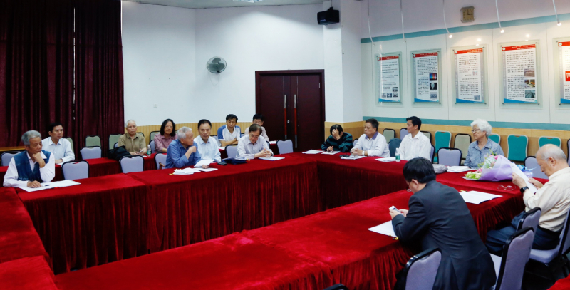 君子怀德,化院情长--线上赌博app
校友会召开第二届第三次理事大会